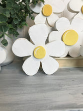 Load image into Gallery viewer, Chunky Daisy